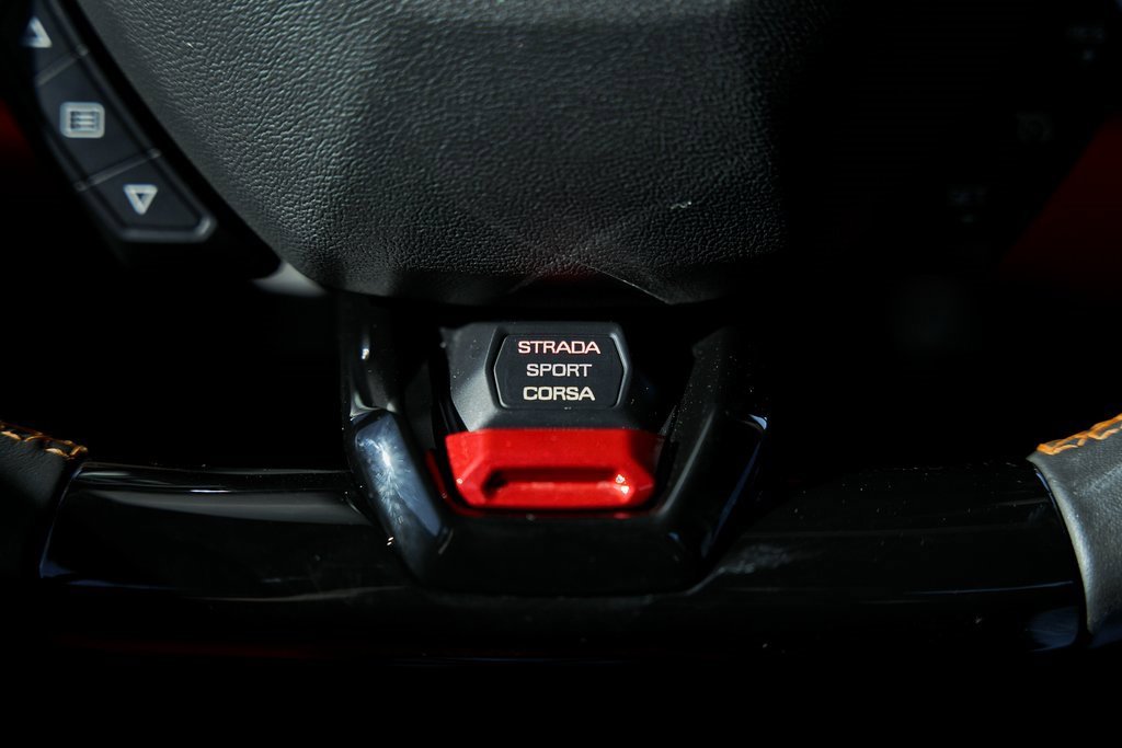 Used 2020 Lamborghini Huracan EVO image 51