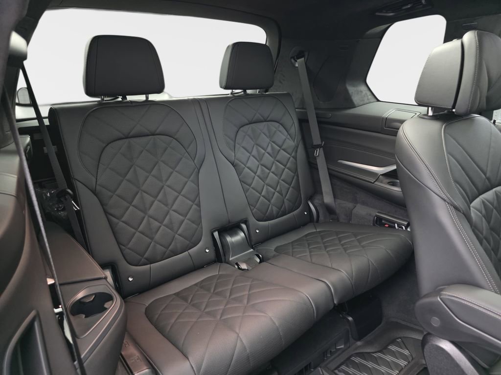 New 2026 BMW X7 xDrive40i w/ M Sport Package AWD/4WD image 12