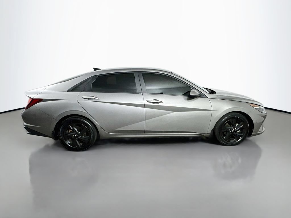 Used 2023 Hyundai Elantra SEL FWD image 7