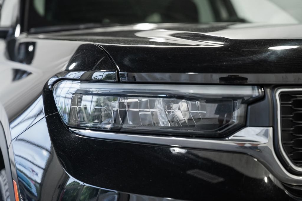 Used 2023 Jeep Grand Cherokee L Laredo w/ Luxury Tech Group I AWD/4WD image 13