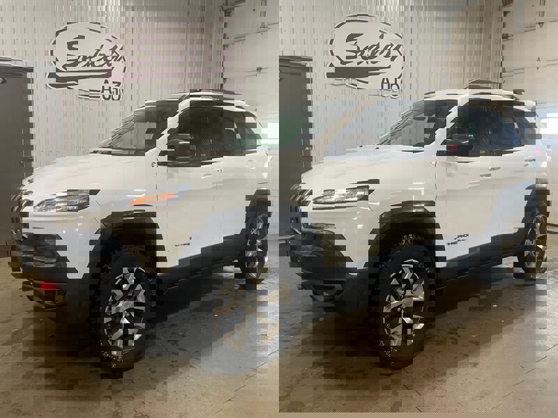 Used 2014 Jeep Cherokee Trailhawk w/ Leather Interior Group image 1