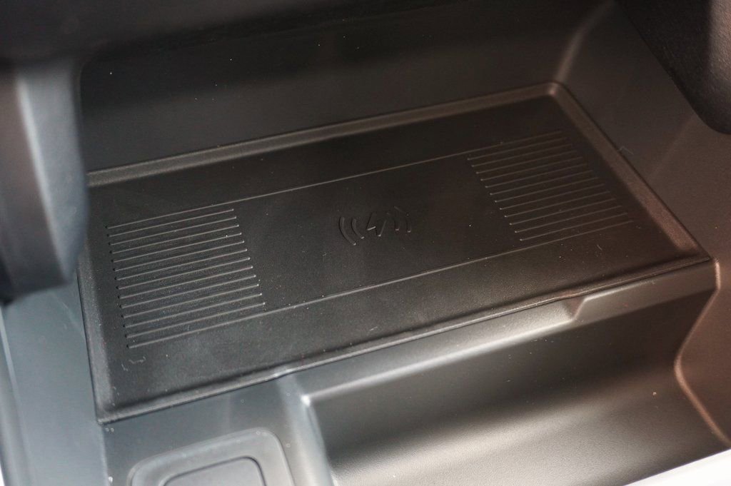 Certified 2026 Land Rover Range Rover Velar Dynamic SE AWD/4WD image 27