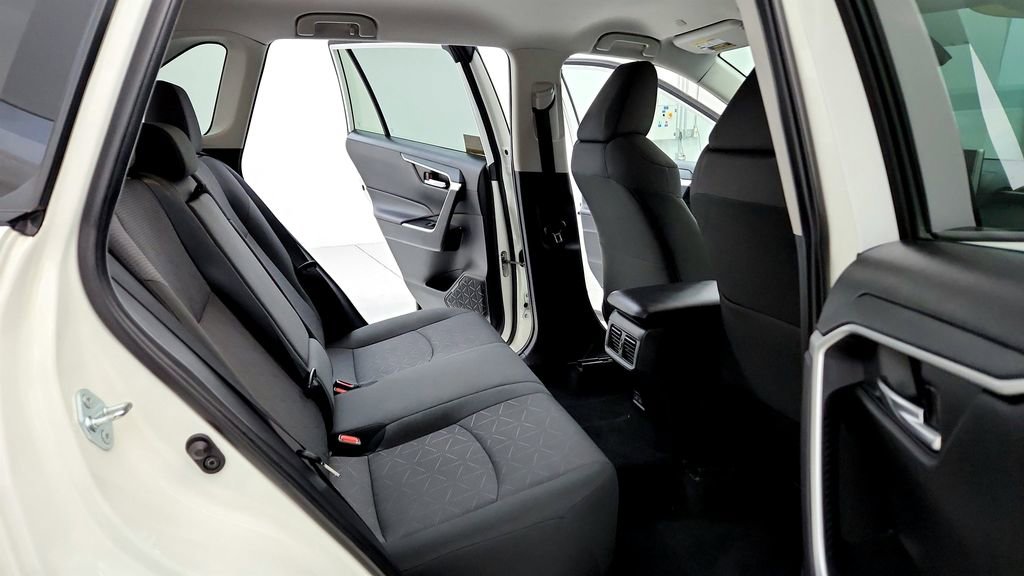 Certified 2025 Toyota RAV4 XLE AWD/4WD image 18