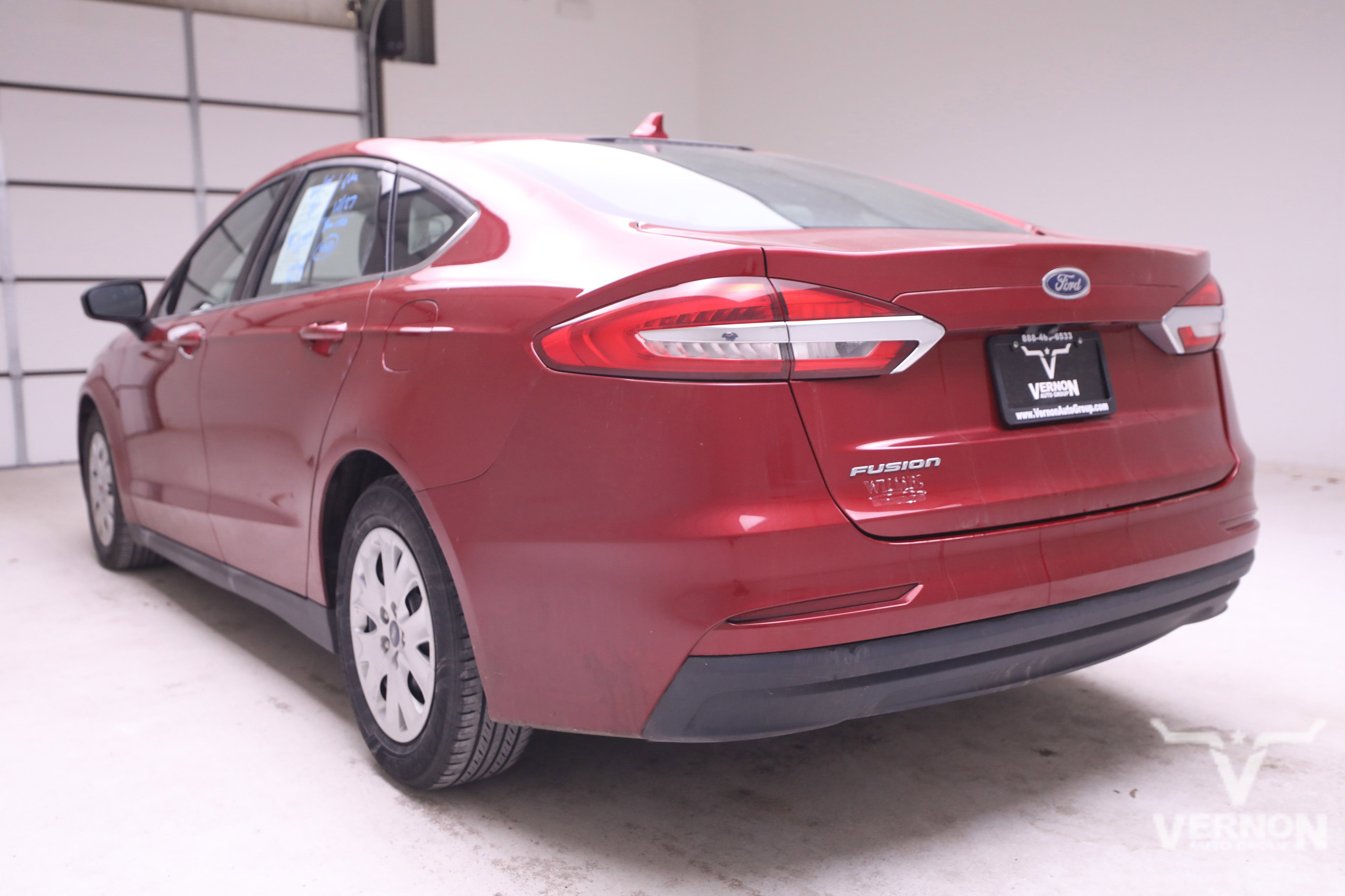 Used 2020 Ford Fusion S image 2