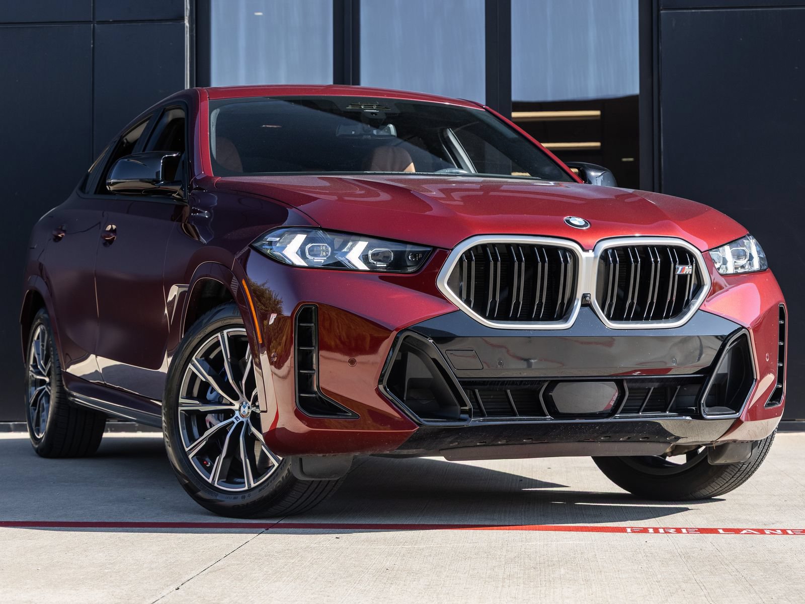 Used 2025 BMW X6 M60i AWD/4WD image 2