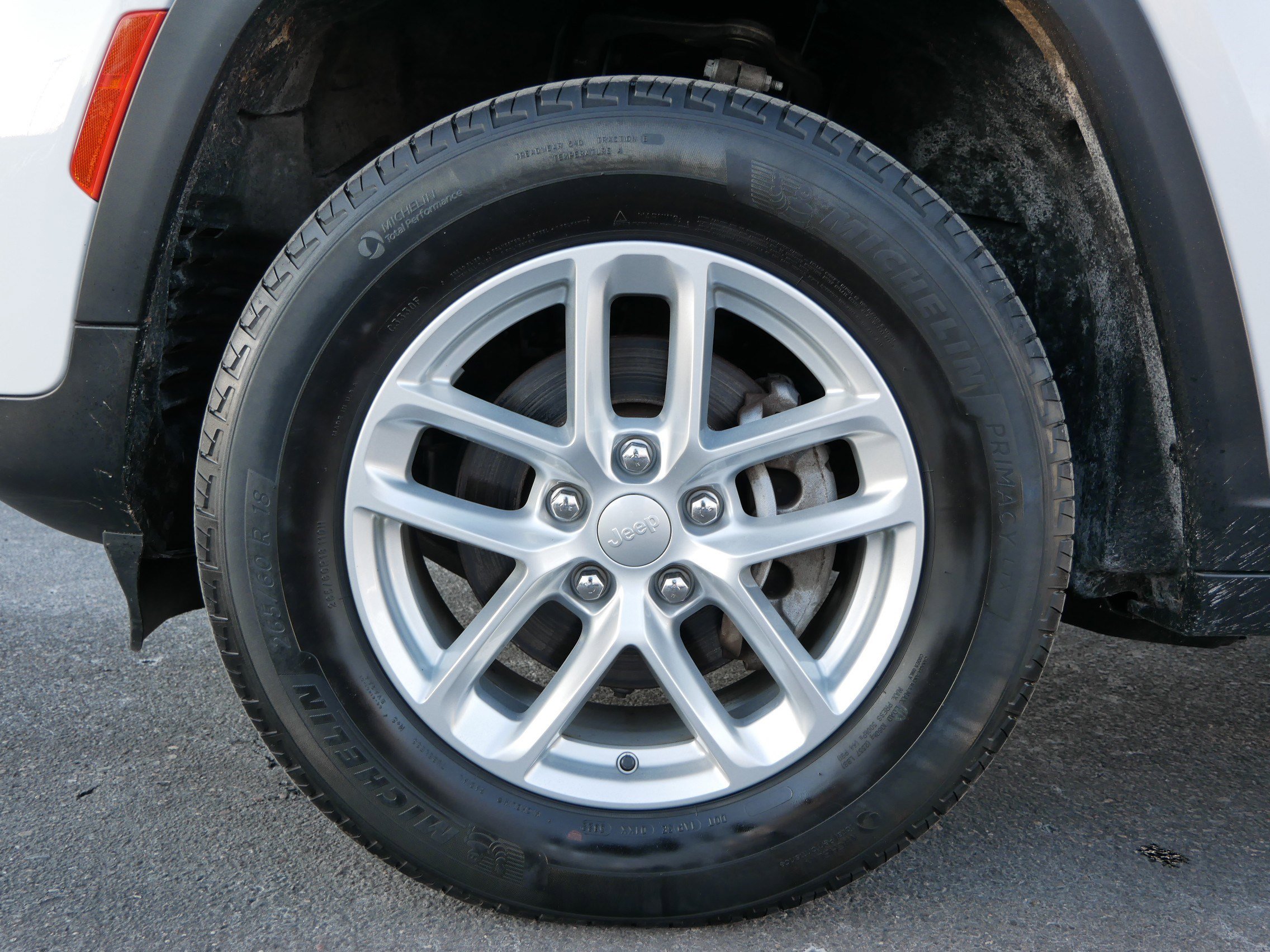 Used 2023 Jeep Grand Cherokee Laredo w/ Luxury Tech Group I image 15