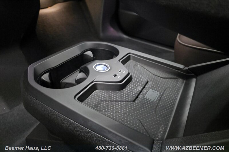 Used 2024 BMW iX xDrive50 w/ Sport Package AWD/4WD image 39