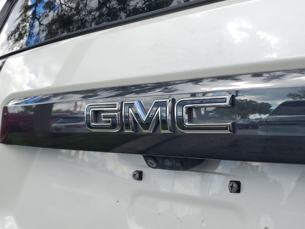 Used 2023 GMC Yukon XL Denali Ultimate AWD/4WD image 6