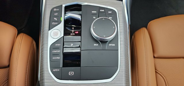 New 2026 BMW 330i xDrive Sedan w/ Premium Package AWD/4WD image 24
