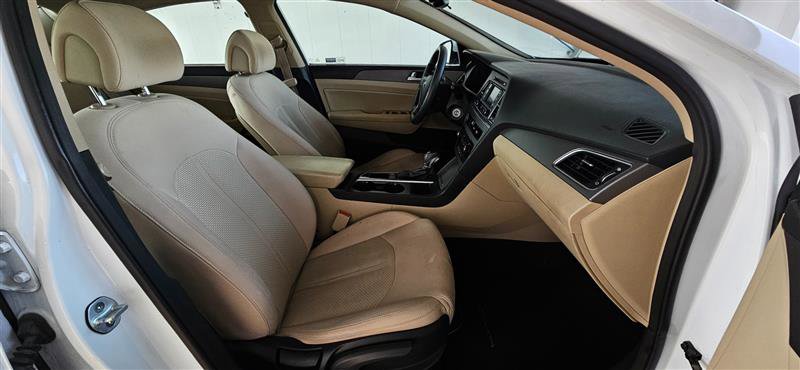 Used 2015 Hyundai Sonata SE w/ Option Group 02 image 15