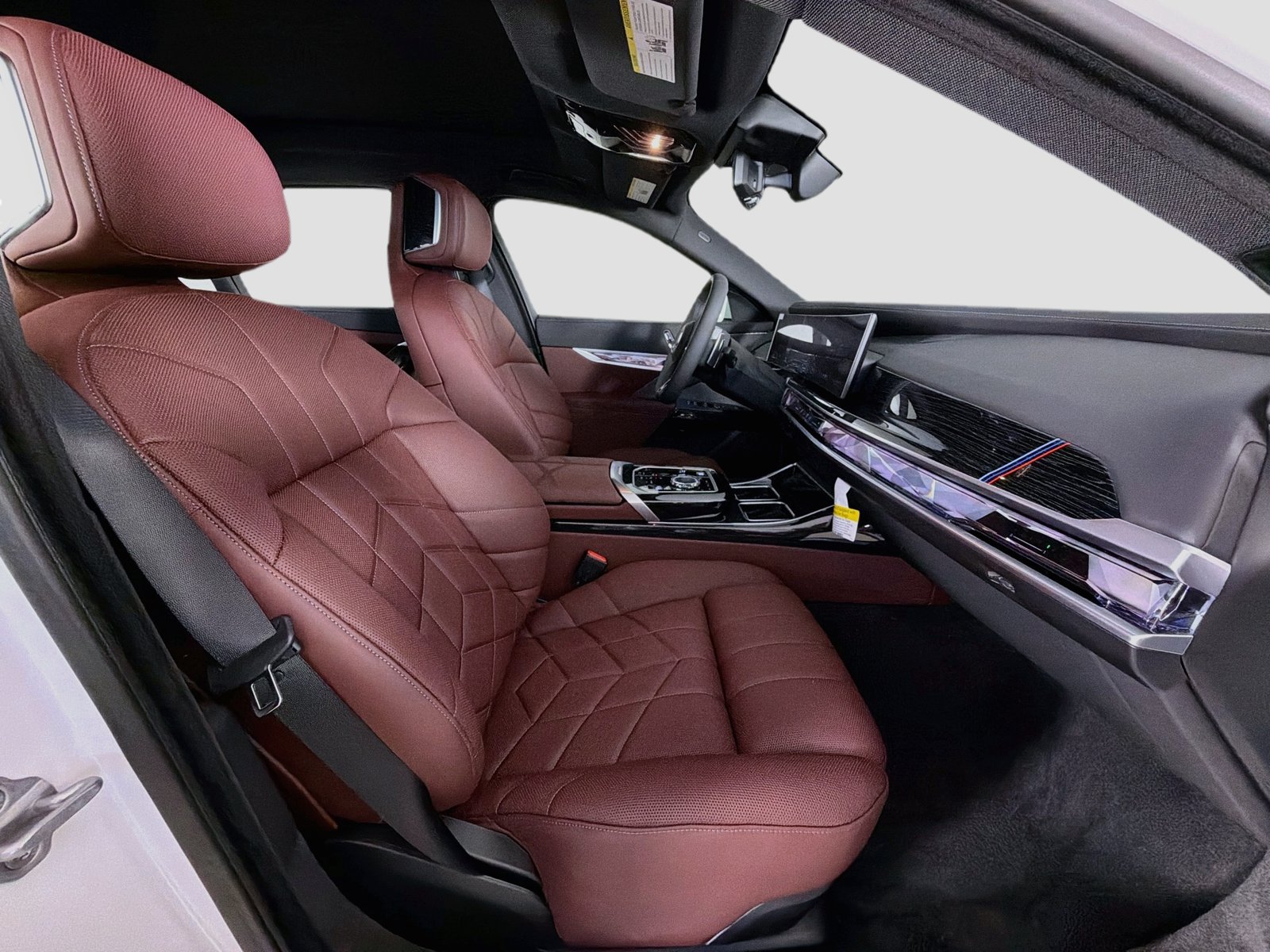New 2026 BMW 750e xDrive w/ Premium Package AWD/4WD image 30