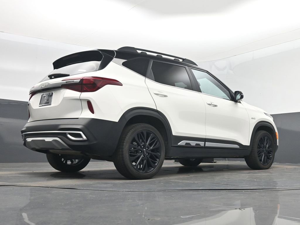 Used 2022 Kia Seltos Nightfall Edition image 25