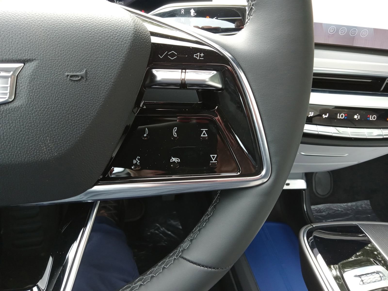 New 2026 Cadillac Lyriq Sport image 17