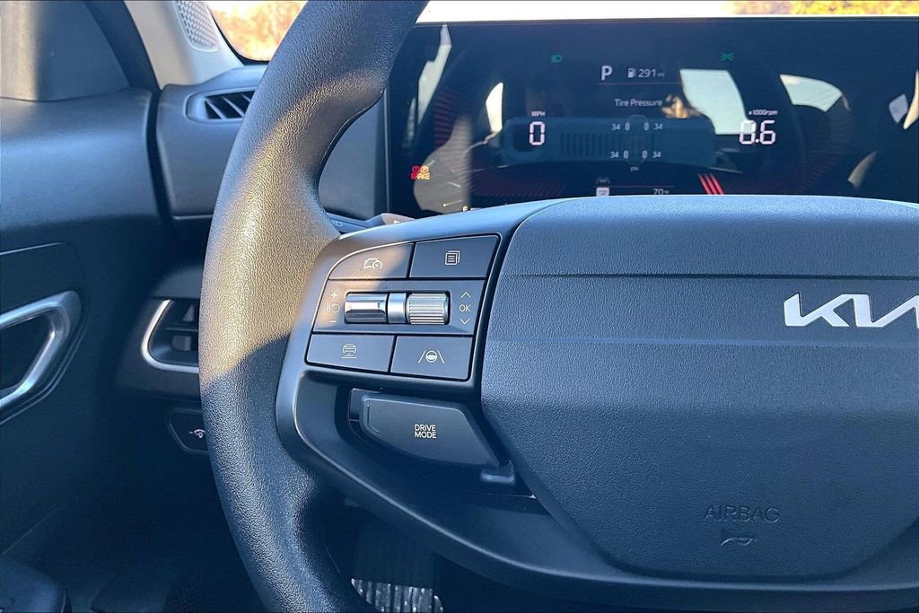 Used 2025 Kia K4 LXS image 18