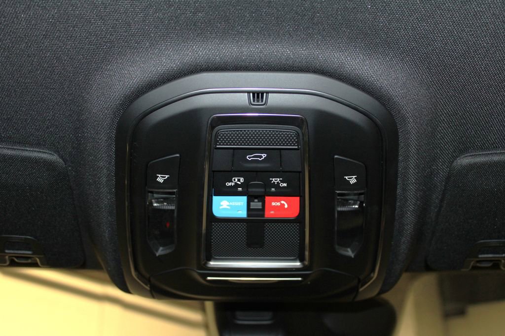 New 2025 Jeep Grand Cherokee Laredo w/ Luxury Tech Group I image 23