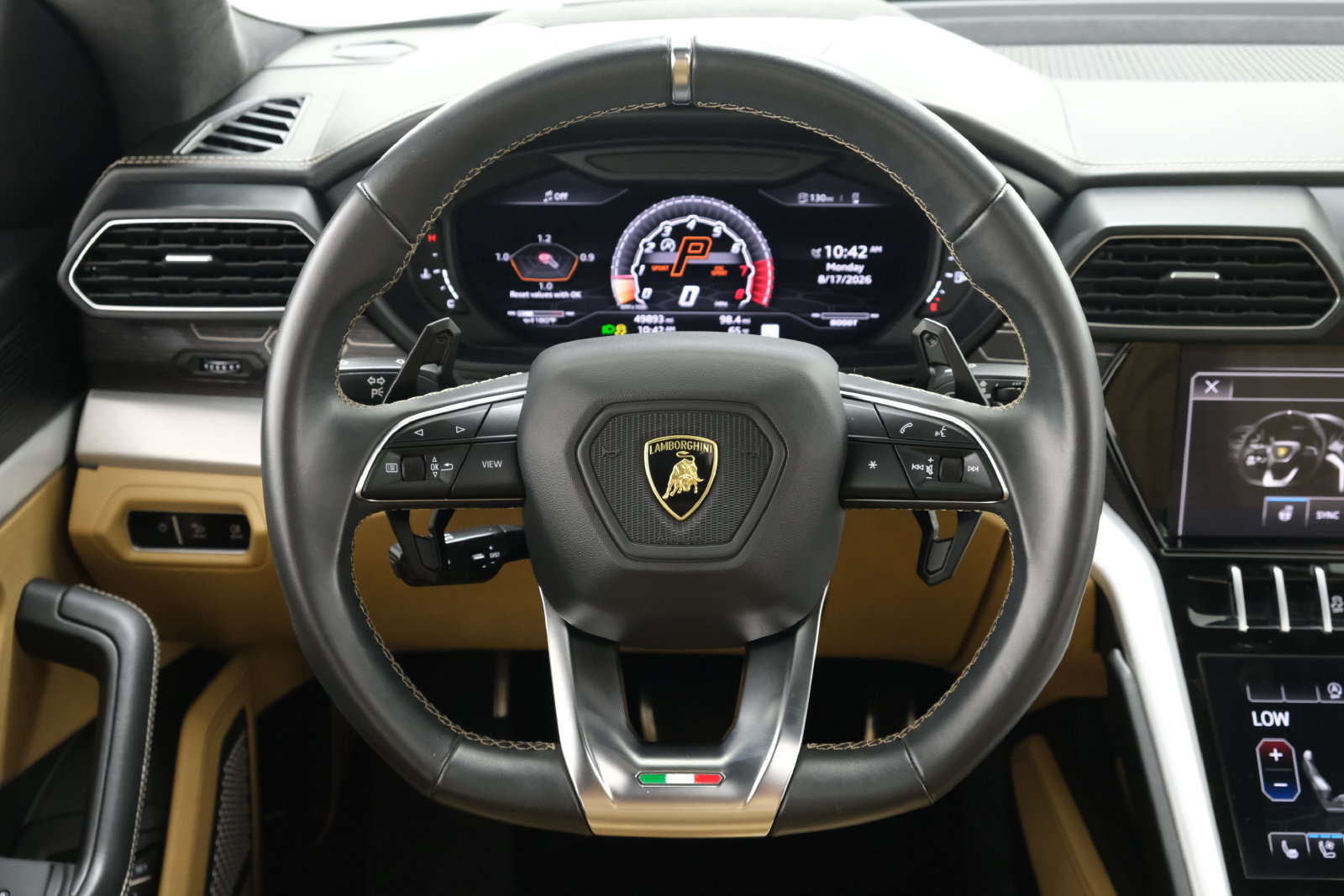 Used 2020 Lamborghini Urus AWD/4WD image 15
