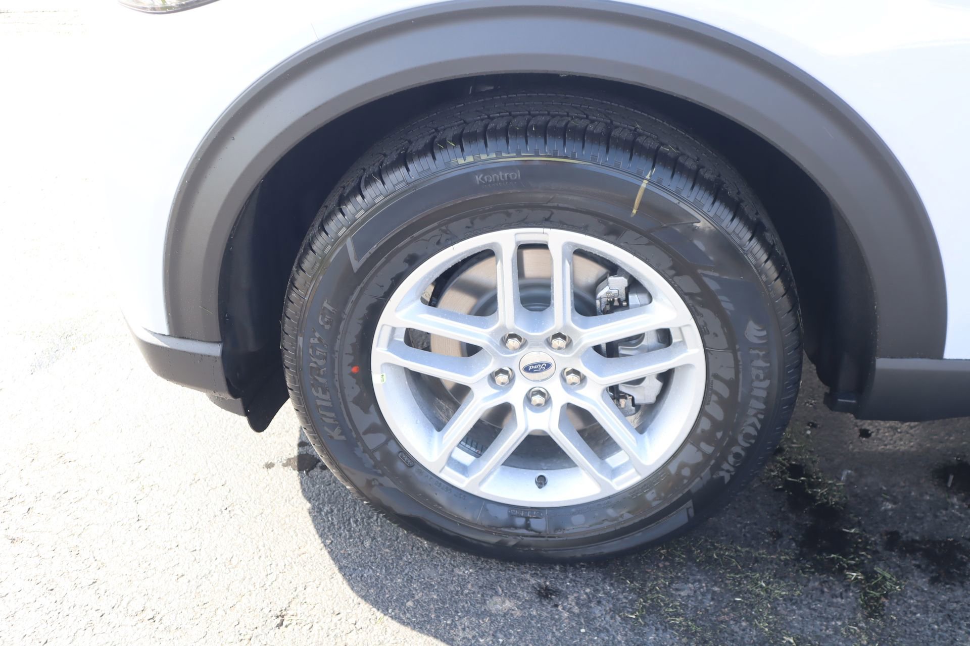 New 2026 Ford Explorer Active RWD image 19