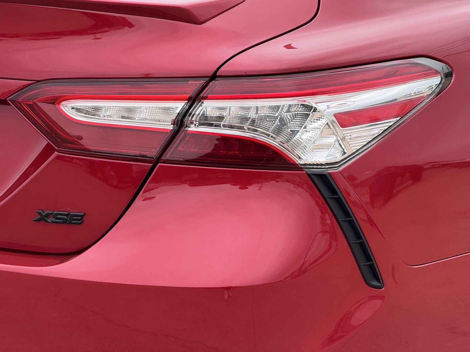 Used 2020 Toyota Camry XSE image 11