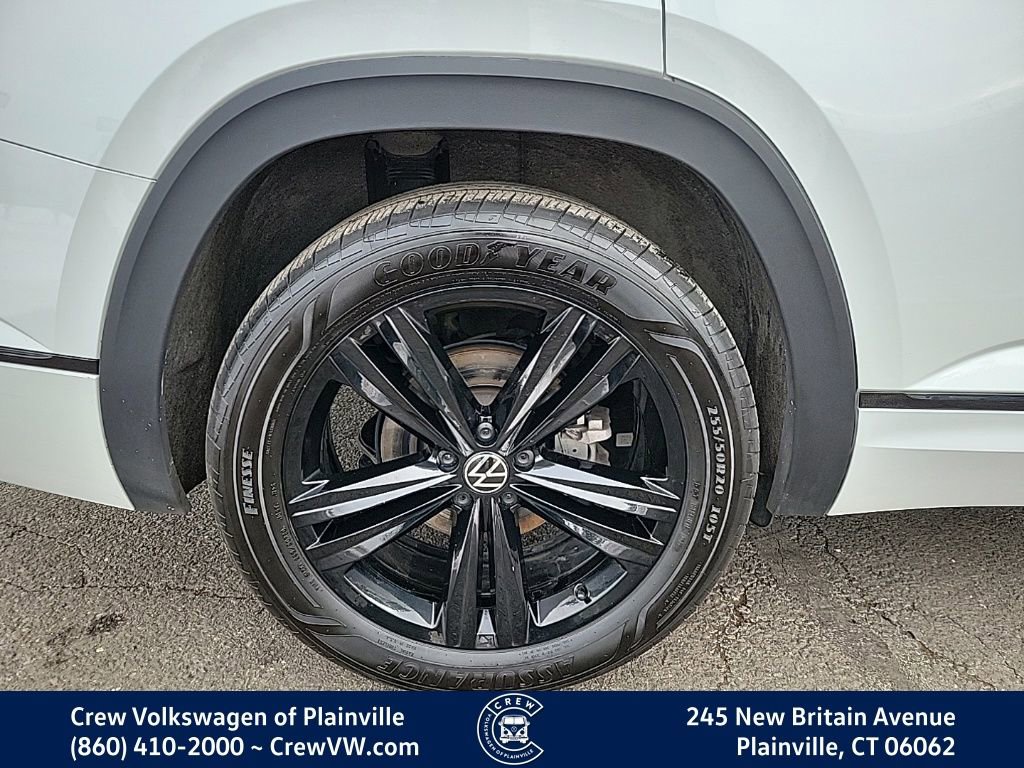 Certified 2023 Volkswagen Atlas SEL R-Line image 19
