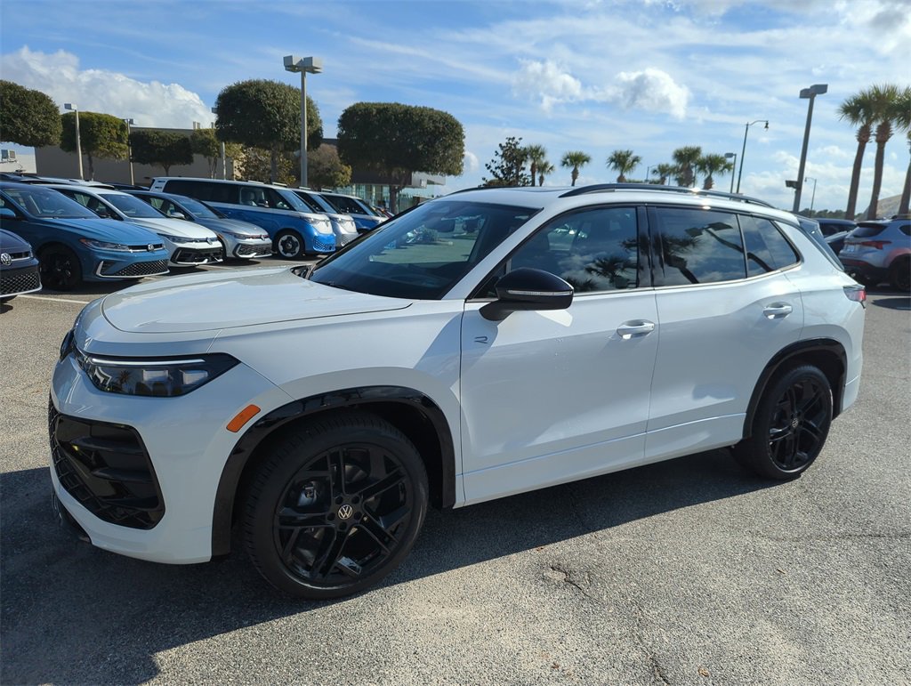 New 2026 Volkswagen Tiguan SE R-Line image 13