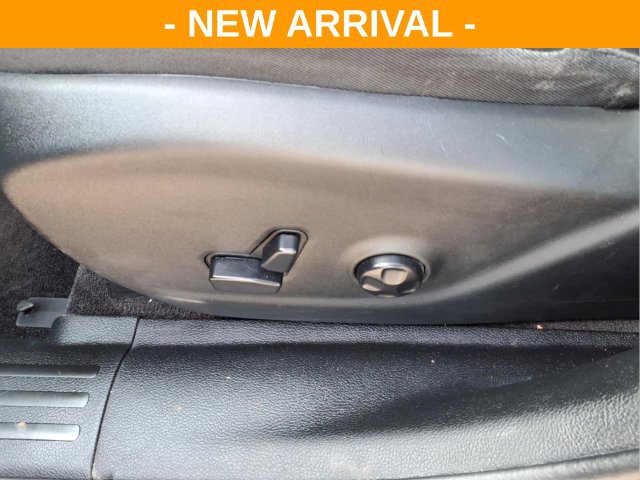 Used 2019 Jeep Cherokee Latitude Plus FWD image 16