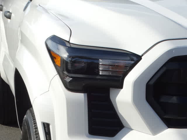 Used 2024 Toyota Tacoma SR image 5