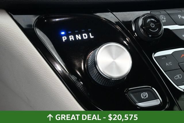 Used 2023 Chrysler Pacifica Touring-L FWD image 25