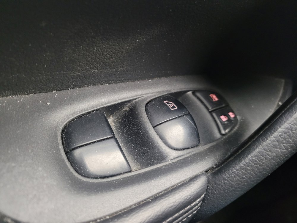 Used 2016 Nissan Rogue S w/ Appearance Package image 27