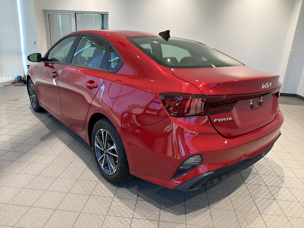 Used 2024 Kia Forte LXS image 3