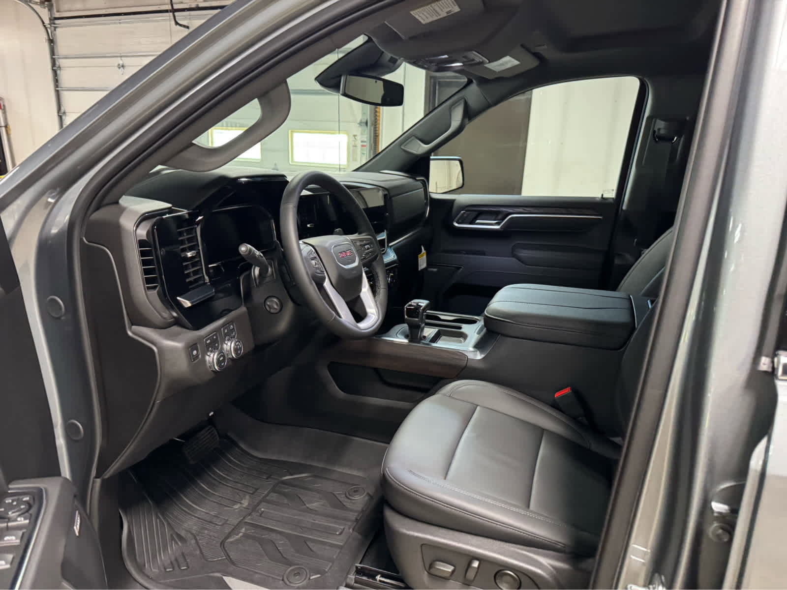 New 2026 GMC Sierra 1500 SLT w/ SLT Premium Plus Package image 14