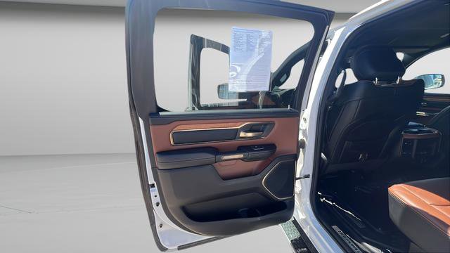 Used 2023 RAM 1500 Limited w/ Body Color Bumper Group AWD/4WD image 21
