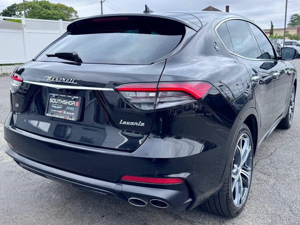 Used 2021 Maserati Levante AWD/4WD image 8