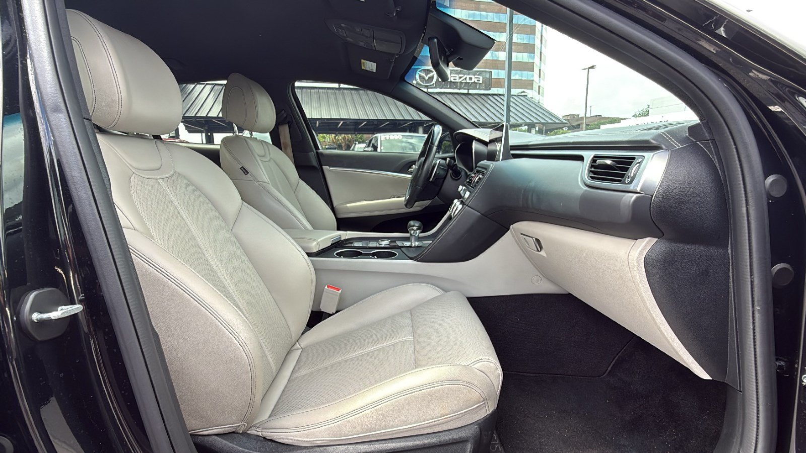 Used 2023 Genesis G70 2.0T RWD image 27
