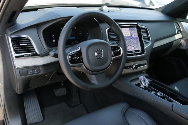 Used 2024 Volvo XC90 T8 Ultimate w/ Lounge Package image 9