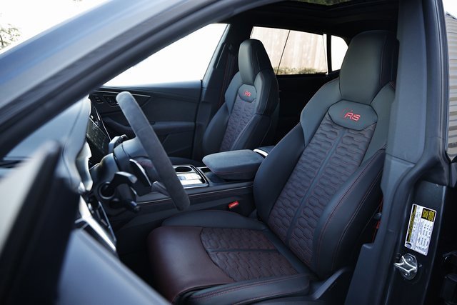 New 2026 Audi RS Q8 performance image 21