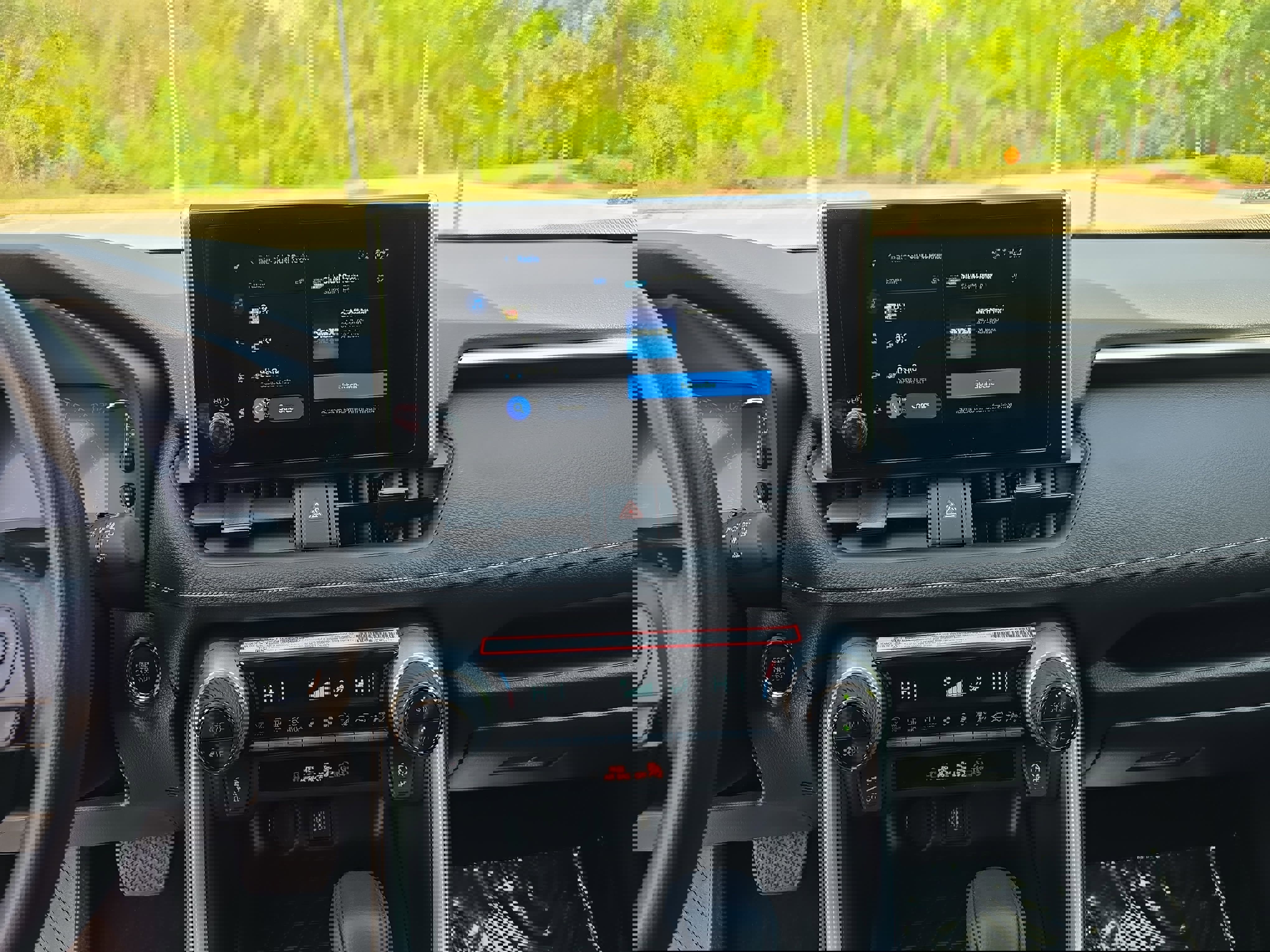 Used 2025 Toyota RAV4 XLE w/ Convenience Package image 22