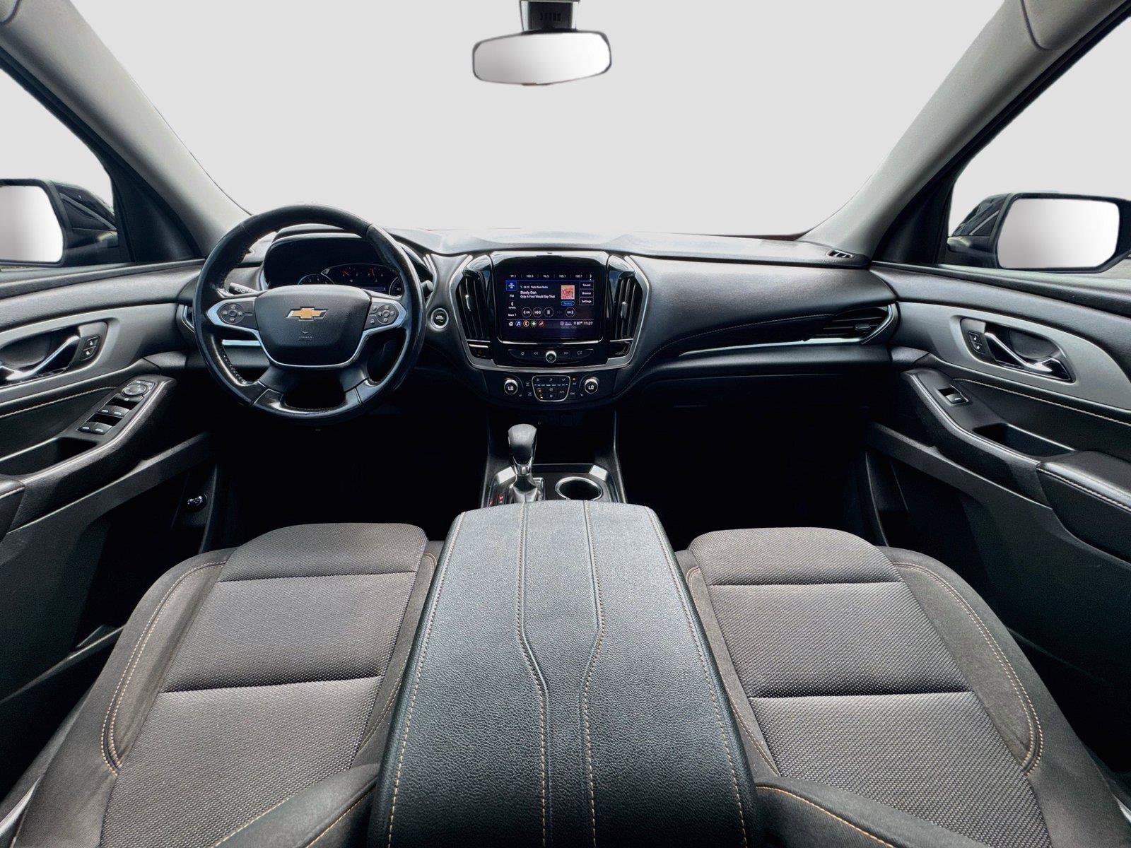 Used 2021 Chevrolet Traverse LT FWD image 25