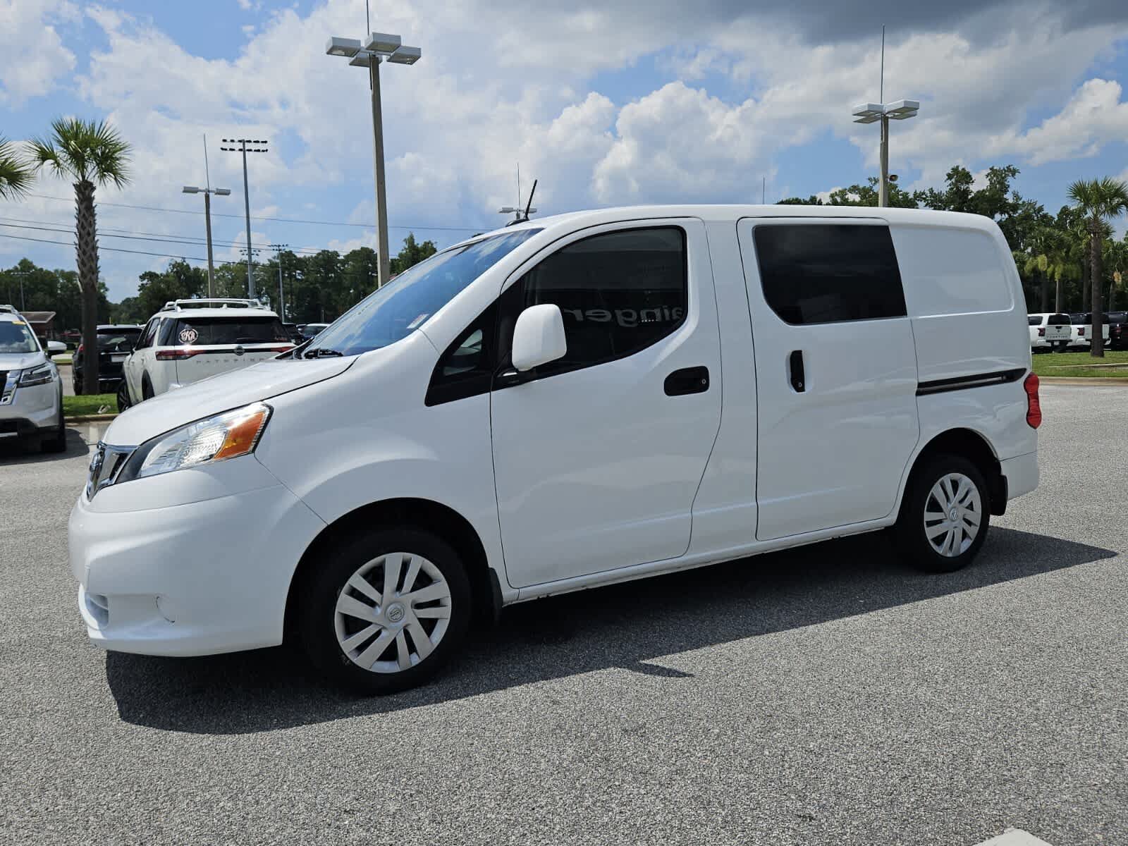 Used 2020 Nissan NV200 SV w/ Back Door Glass Package FWD image 2