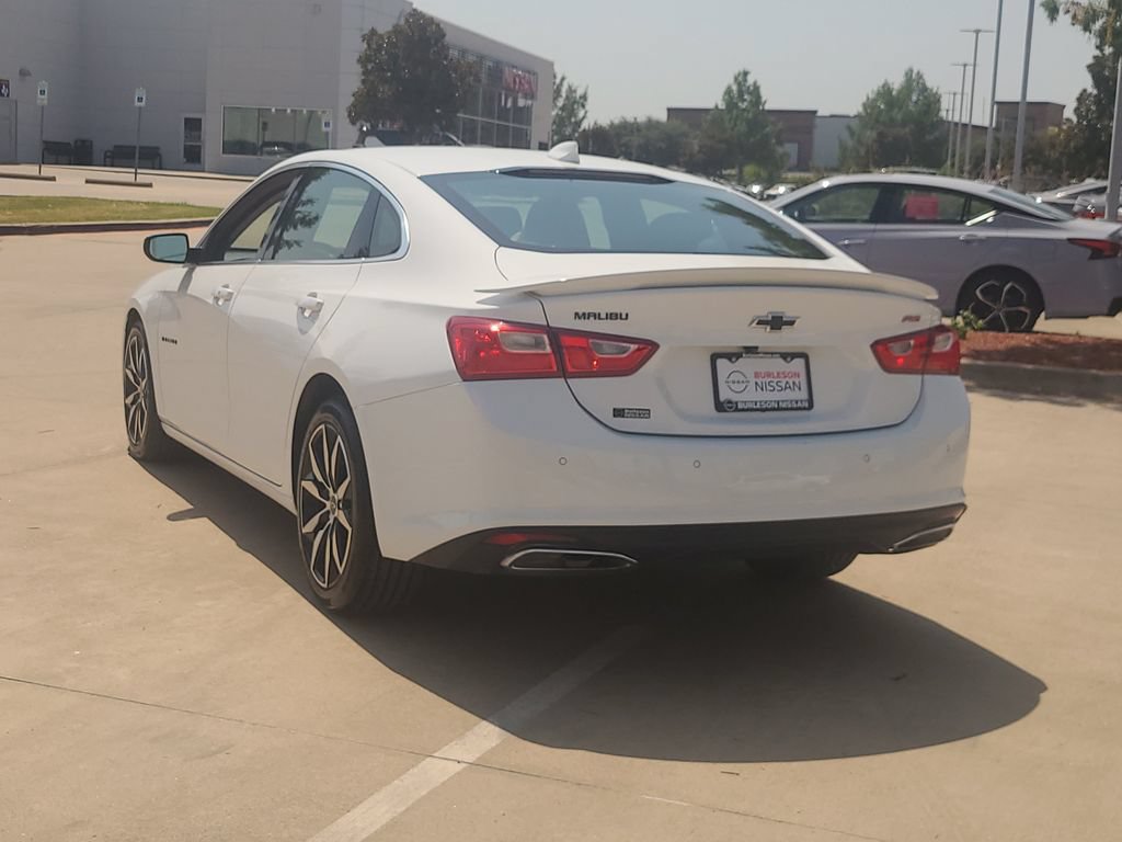 Used 2025 Chevrolet Malibu RS FWD image 2