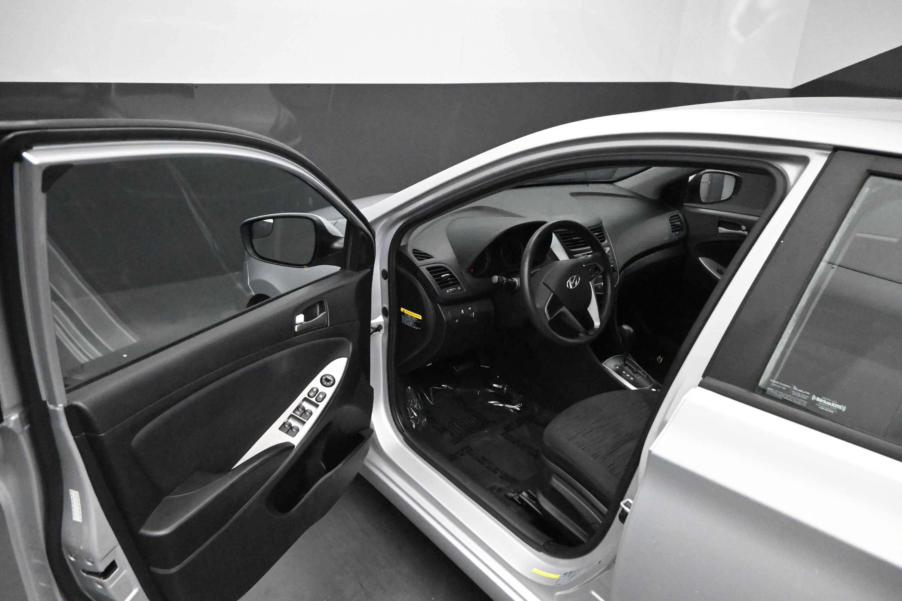 Used 2016 Hyundai Accent SE FWD image 18