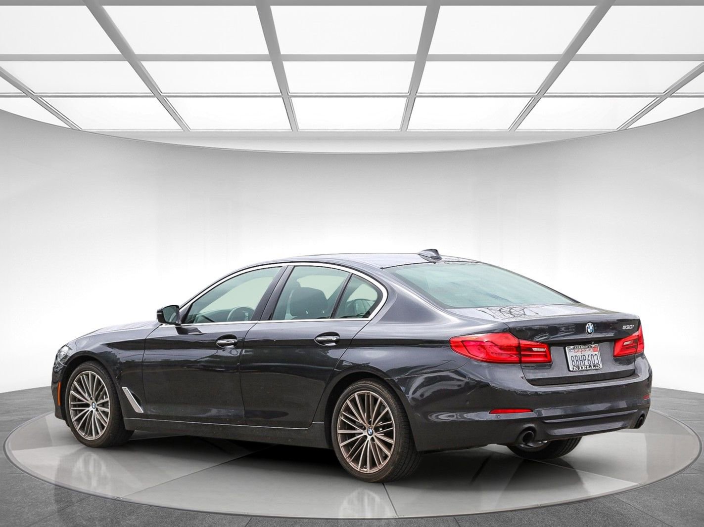 Used 2017 BMW 530i RWD image 2