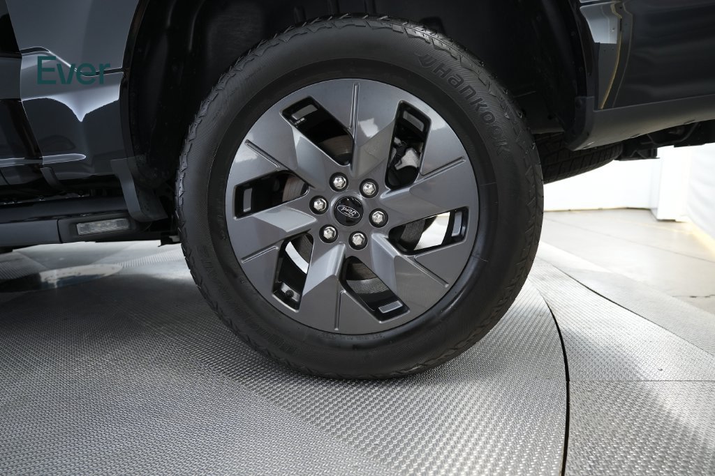 Used 2023 Ford F150 Lightning Lariat AWD/4WD image 15