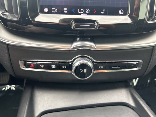 Certified 2023 Volvo XC60 B5 Core AWD/4WD image 25