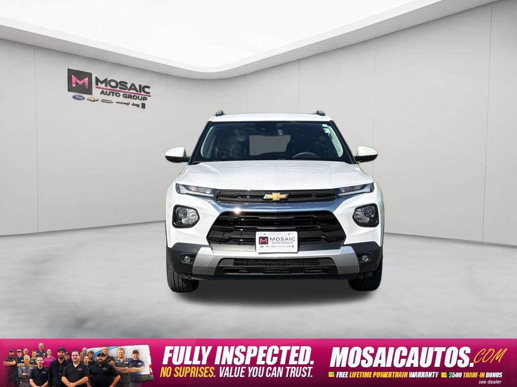 Used 2022 Chevrolet TrailBlazer LT w/ Convenience Package FWD image 2