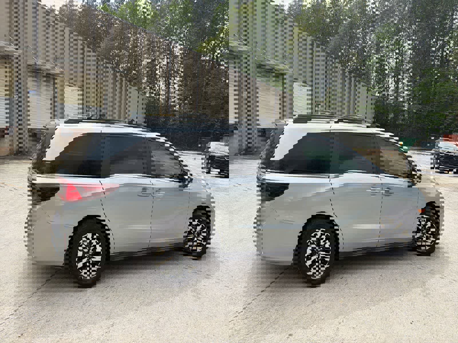 Certified 2025 Honda Odyssey EX-L image 11