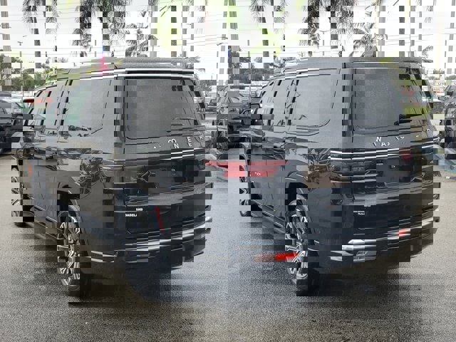 Used 2024 Jeep Wagoneer L Series II w/ Flexible Seating Group image 5