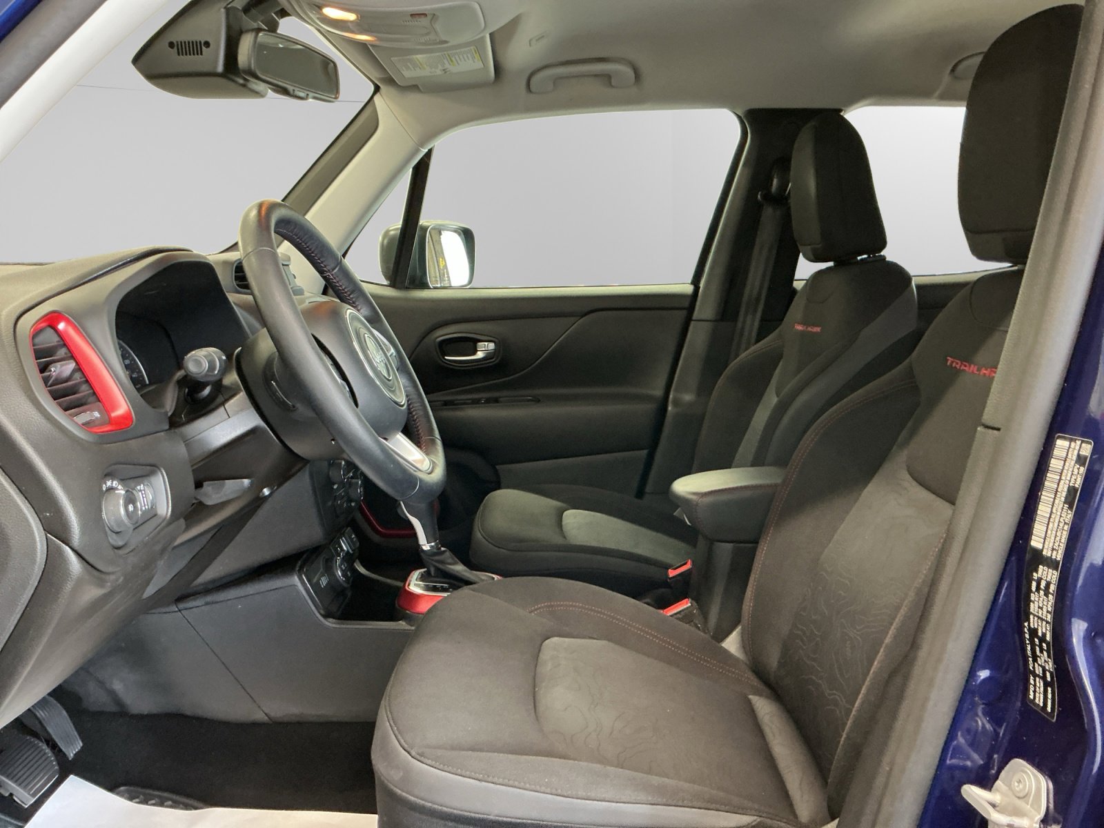 Used 2020 Jeep Renegade Trailhawk w/ Cold Weather Group image 9