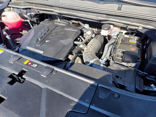 Used 2025 Kia Carnival FWD image 24