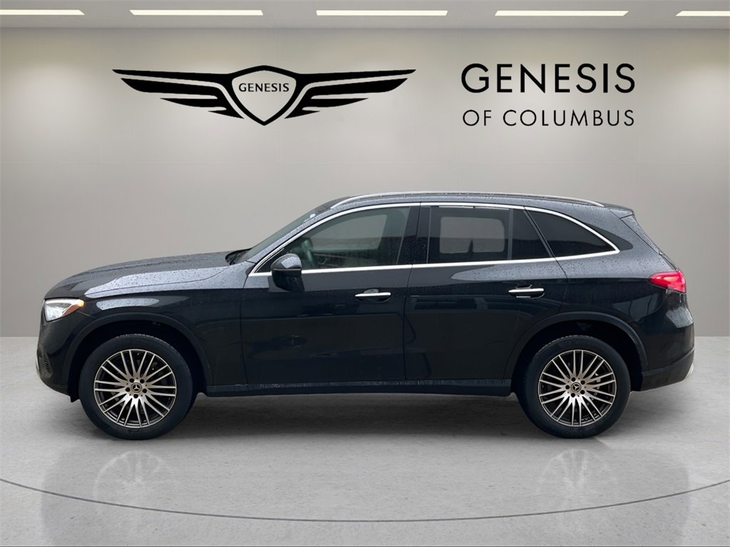 Used 2024 Mercedes-Benz GLC 300 4MATIC image 2