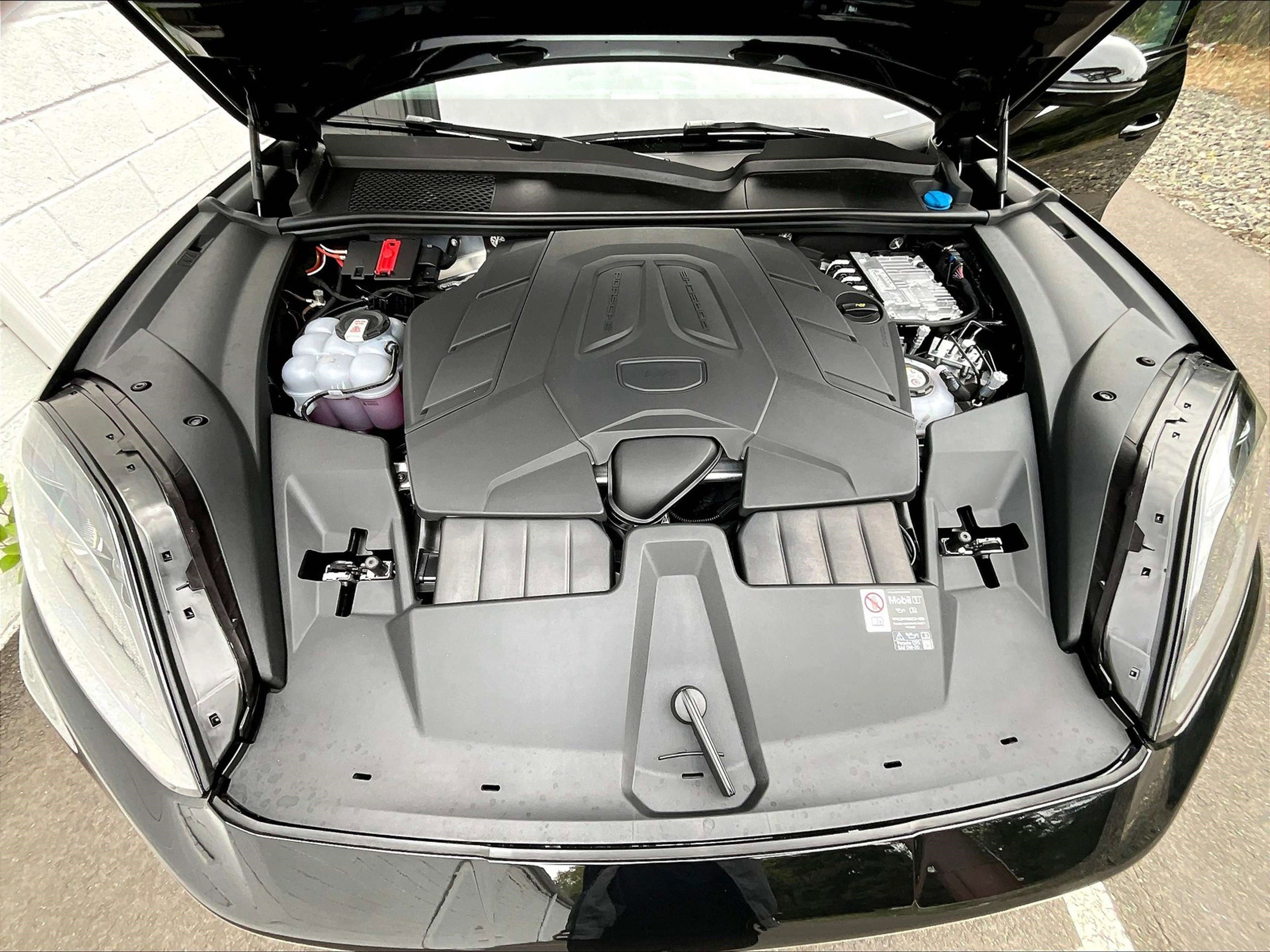 New 2026 Porsche Cayenne E-Hybrid image 12